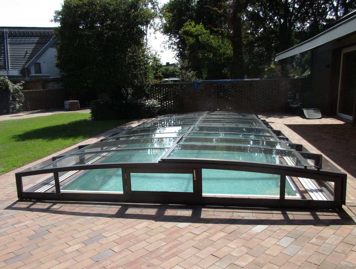 Abris de piscine plats et bas I Toute la gamme d'abris coulissant I Modèle d'abris plats et bas JURALU
