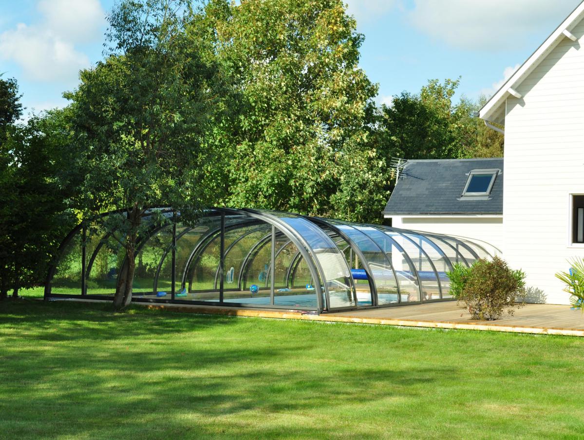 Abris de piscine semi-hauts I Toute la gamme d'abris télescopiques I Modèles d'abris mi-hauts JURALU
