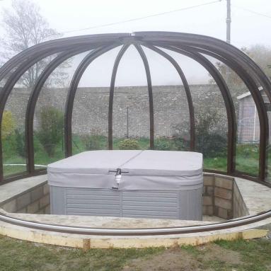 Abri de spa mobile I abri de spa rond coulissant I Modèle Kiosk Juralu
