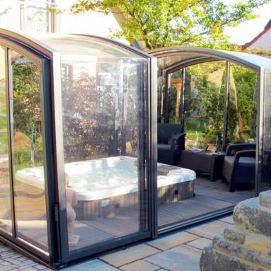 Abri de spa mobile pour spa extérieur sur terrasse I Abri rectangulaire coulissant I Modèle Carat Juralu
