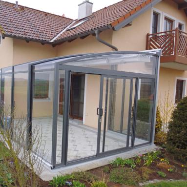 Abri de terrasse angulaire mobile I Abri véranda à pans droits coulissant I Modèle TOPAZ JURALU
