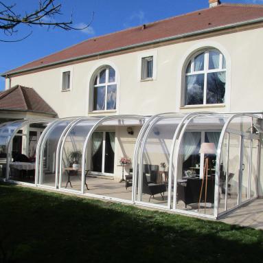 Abri de terrasse escamotable modèle SAPHIR
