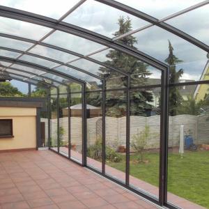 Pergola vitrée de type véranda escamotable et transparente modèle TOPAZ
