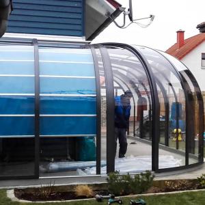 Pergola bioclimatique arrondie I Rotonde coulissante I Modèle PERLE Vöroka-Juralu
